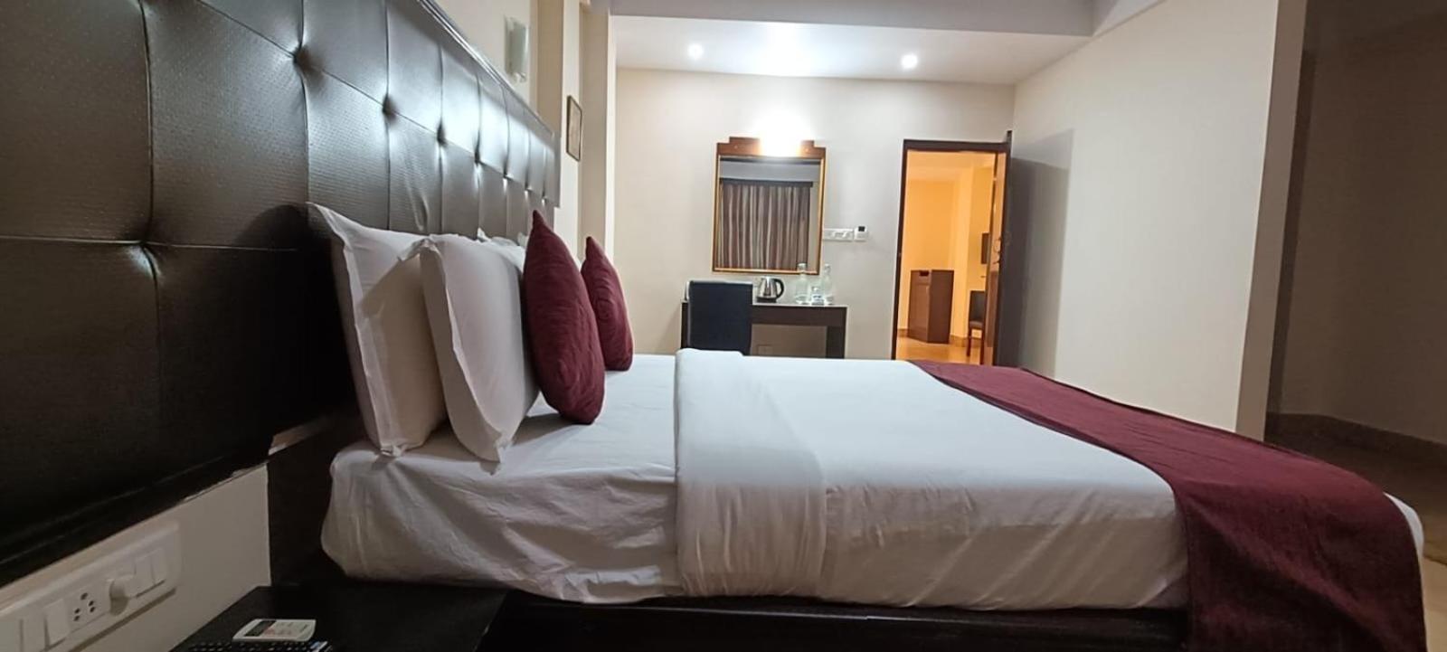 Polo Tura Hotel Zewnętrze zdjęcie