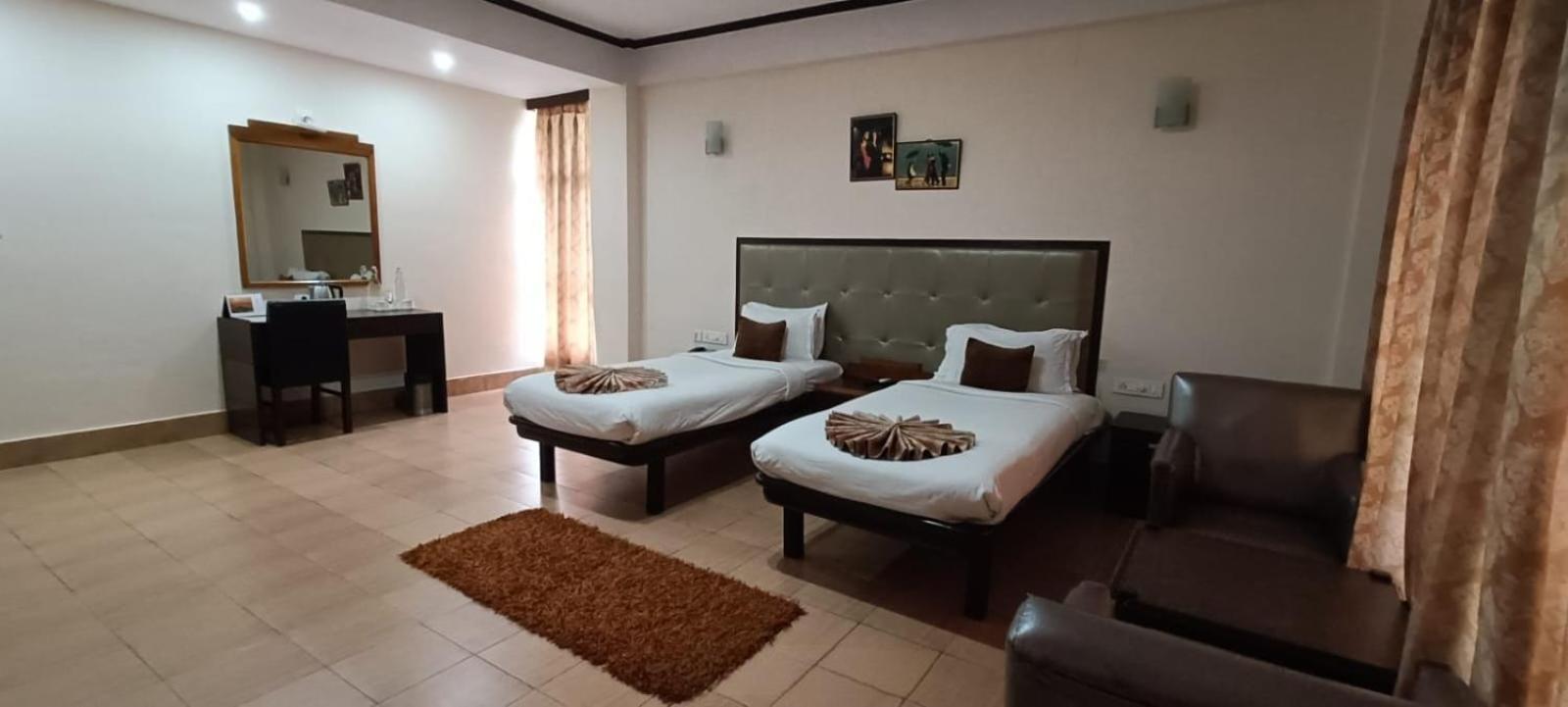 Polo Tura Hotel Zewnętrze zdjęcie