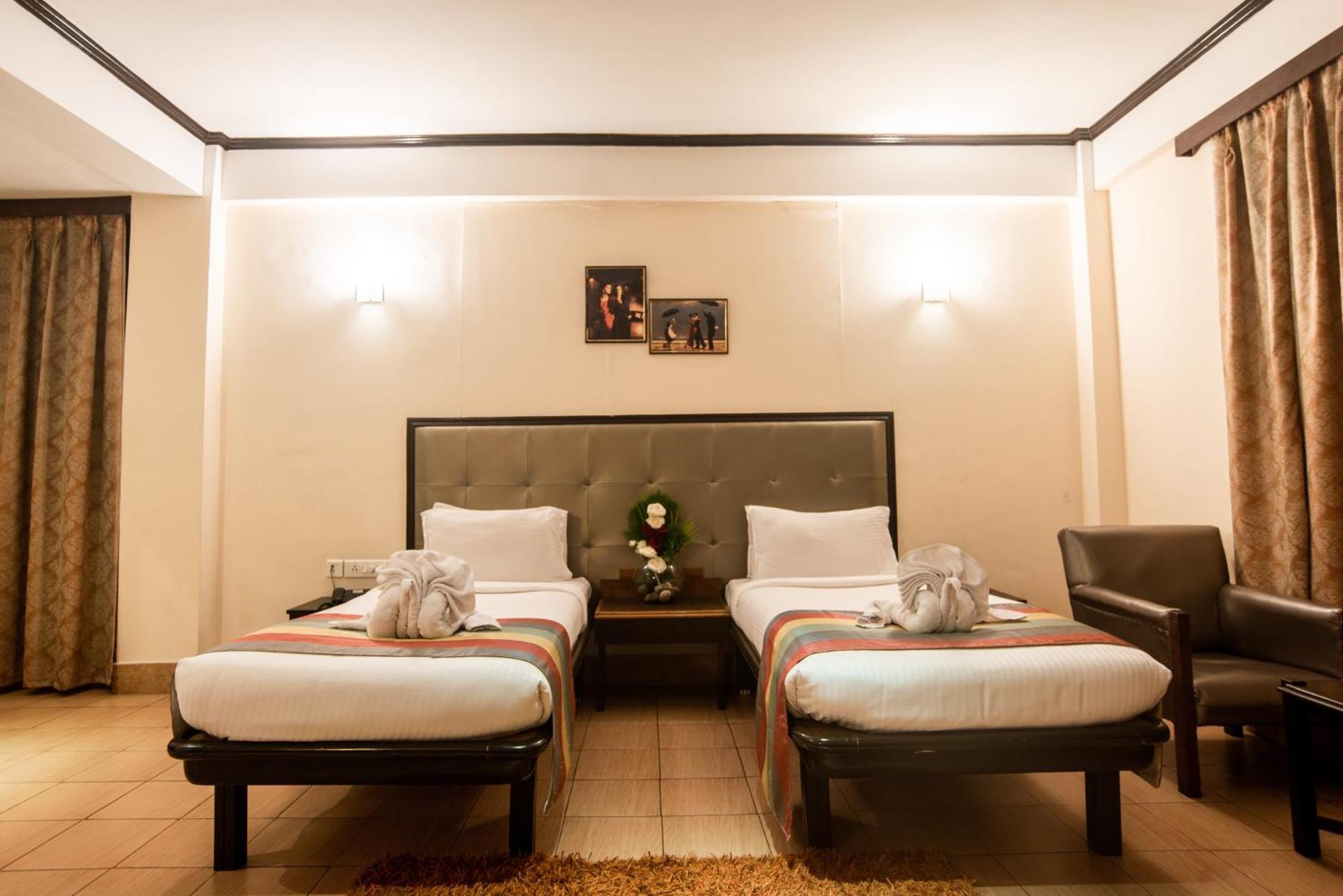 Polo Tura Hotel Zewnętrze zdjęcie