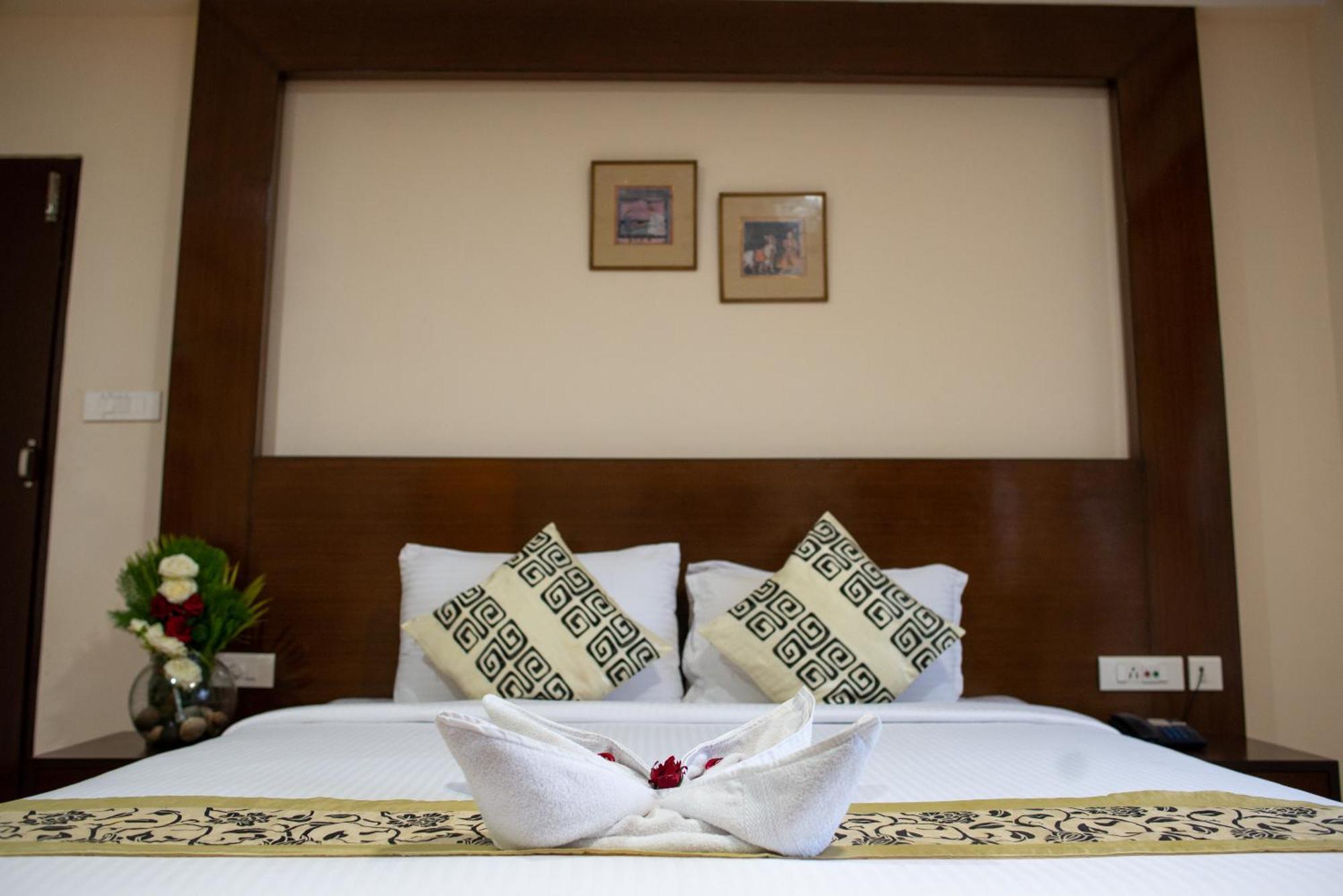 Polo Tura Hotel Zewnętrze zdjęcie