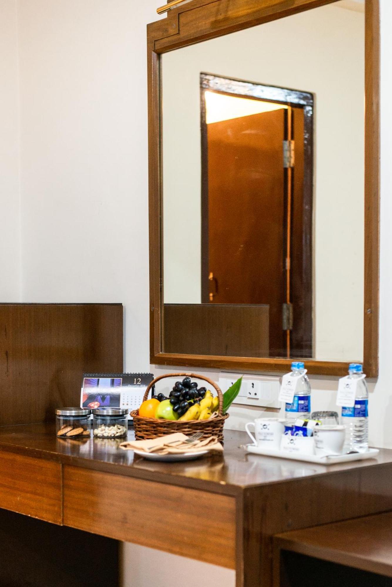 Polo Tura Hotel Zewnętrze zdjęcie