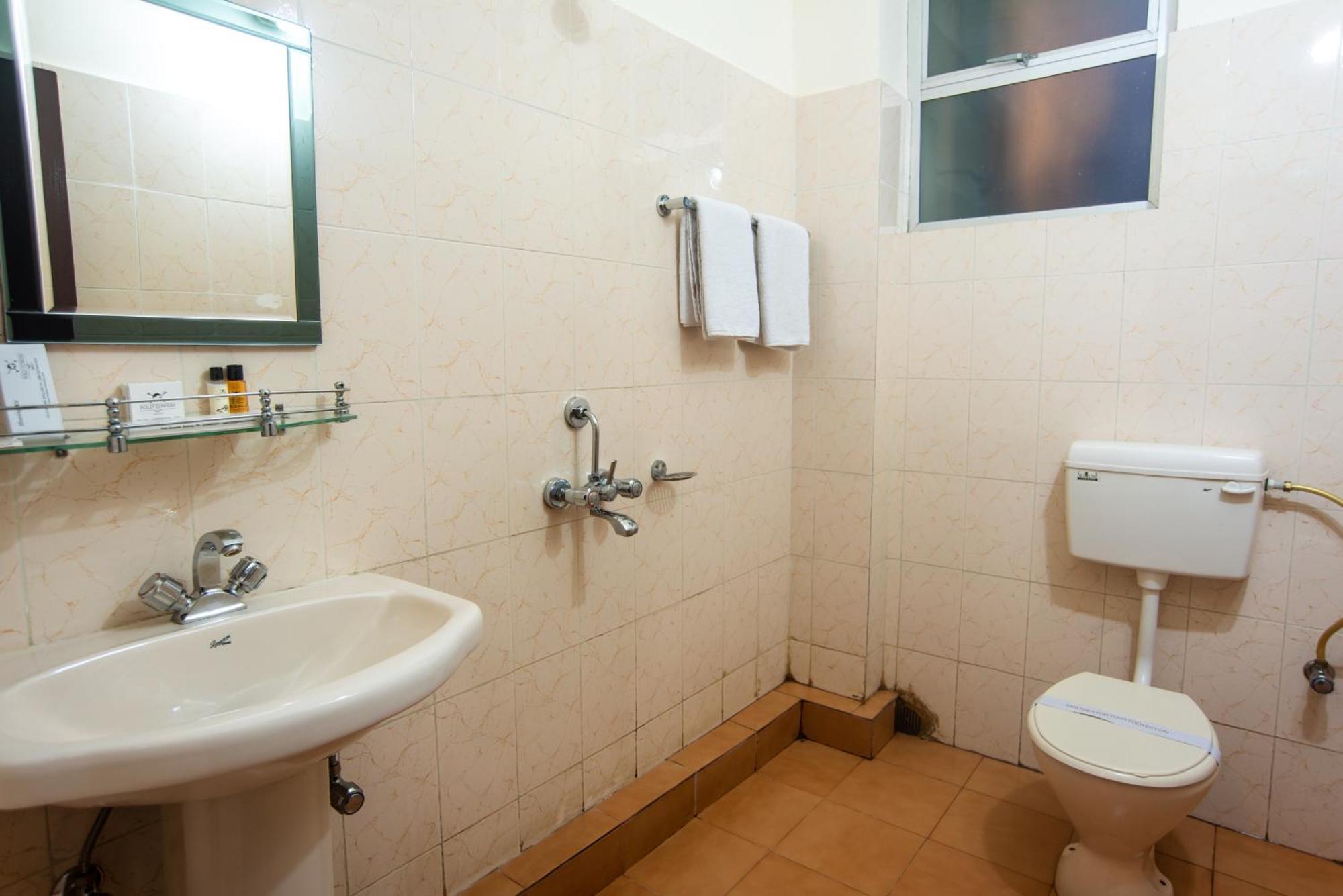 Polo Tura Hotel Zewnętrze zdjęcie