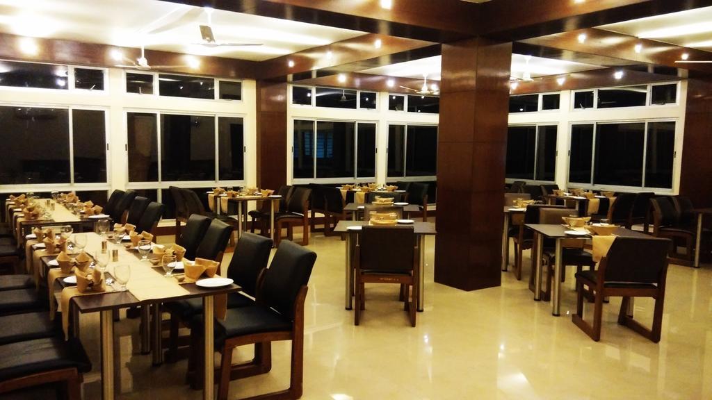 Polo Tura Hotel Zewnętrze zdjęcie